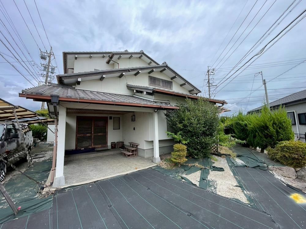 Spacious 6LDK Corner Lot House - Photo 1