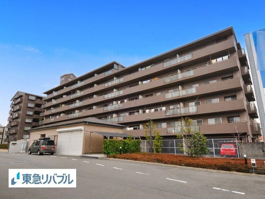 2LDK apartment in Neyagawa, Osaka - Photo 1