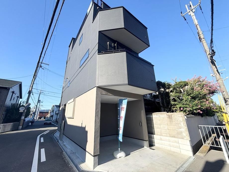 Renovated 4LDK Near Takatsuki City Station - Photo 1