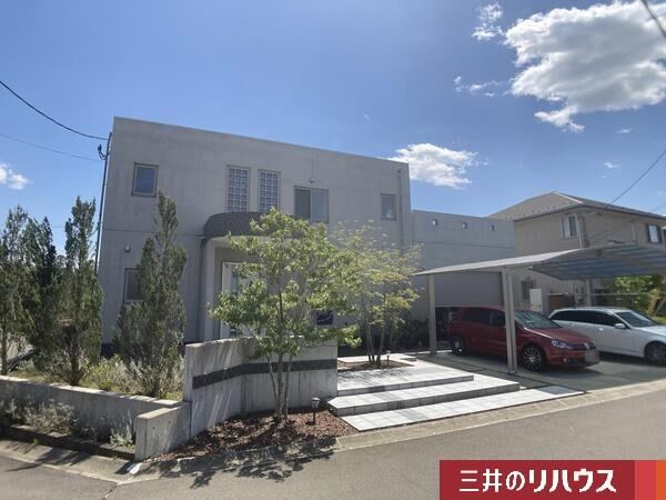 Spacious 2LDK Home with Ample Land in Narita - Photo 1