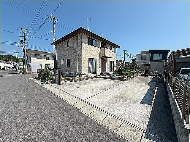 Convenient 4LDK Home Adjacent to Izumi Area - Photo 1