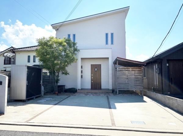 Modern 3LDK Home with Garden in Hinono - Photo 1