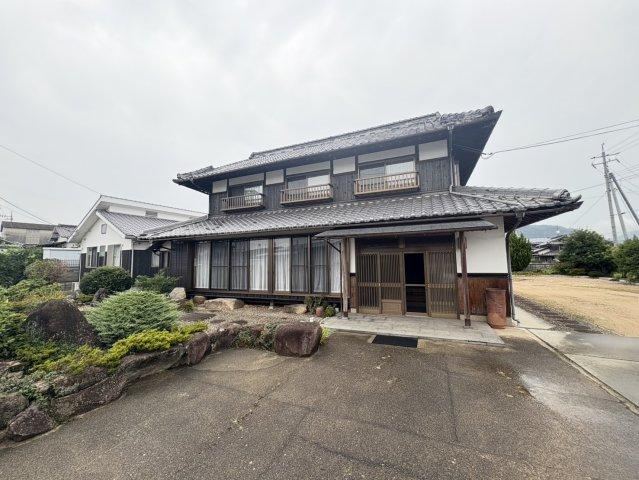 Spacious 7LDK Home on Generous Land in Nagashima - Photo 1
