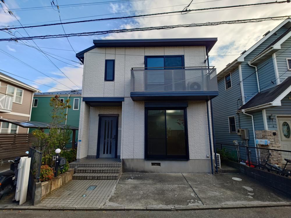 Charming 3LDK House 15 Minutes Walk to the Beach - Photo 1