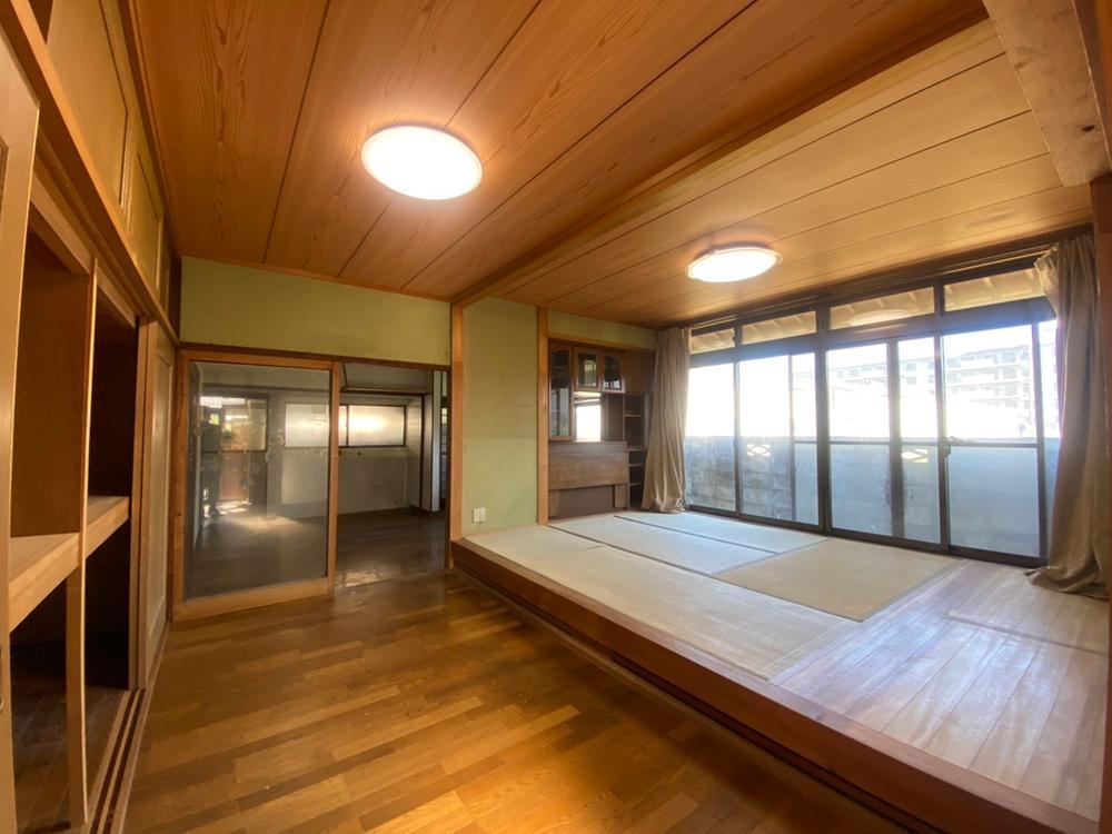 Retro-Modern 5DK Bungalow with 4-Car Parking in Kurashiki - Photo 1