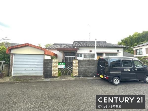 Flat 4DK House on a Corner Lot - Photo 1