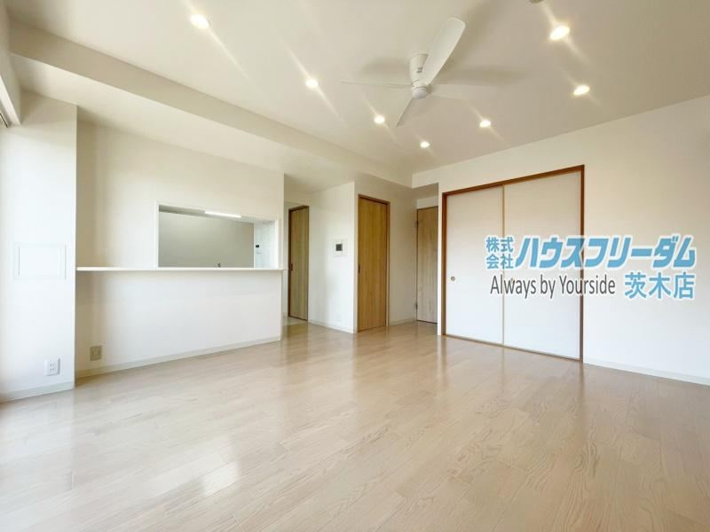 3LDK apartment in Suita, Osaka - Photo 1