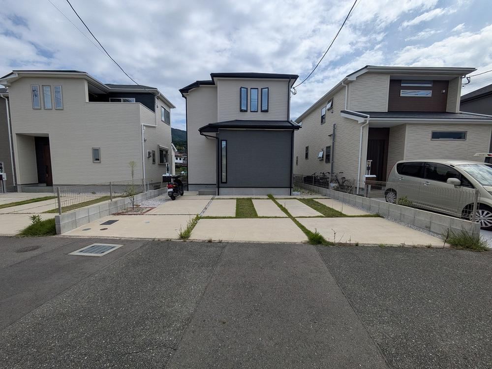 Modern 4LDK Detached House in Sawara, Fukuoka - Photo 1