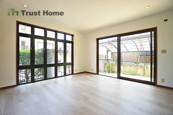 Renovated 6LDK+2S House with Parking in Katsuragi, Kobe - Photo 1