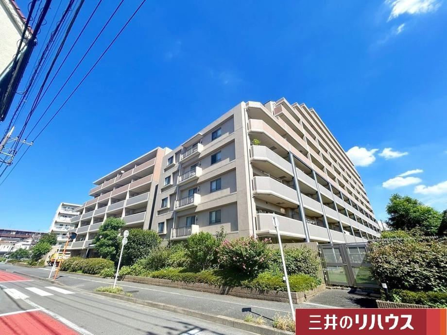 Renovated 3DK Apartment in Nishitokyo - Photo 1
