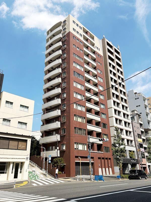 2LDK apartment in Shibuya Ward, Tokyo - Photo 1