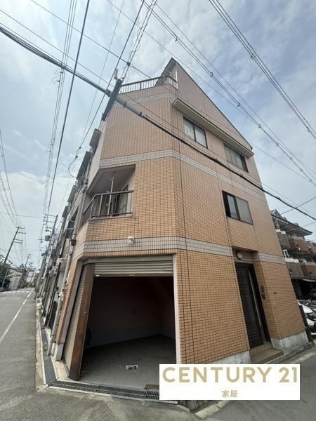Bright 3DK House on Corner Lot in Taisho - Photo 1