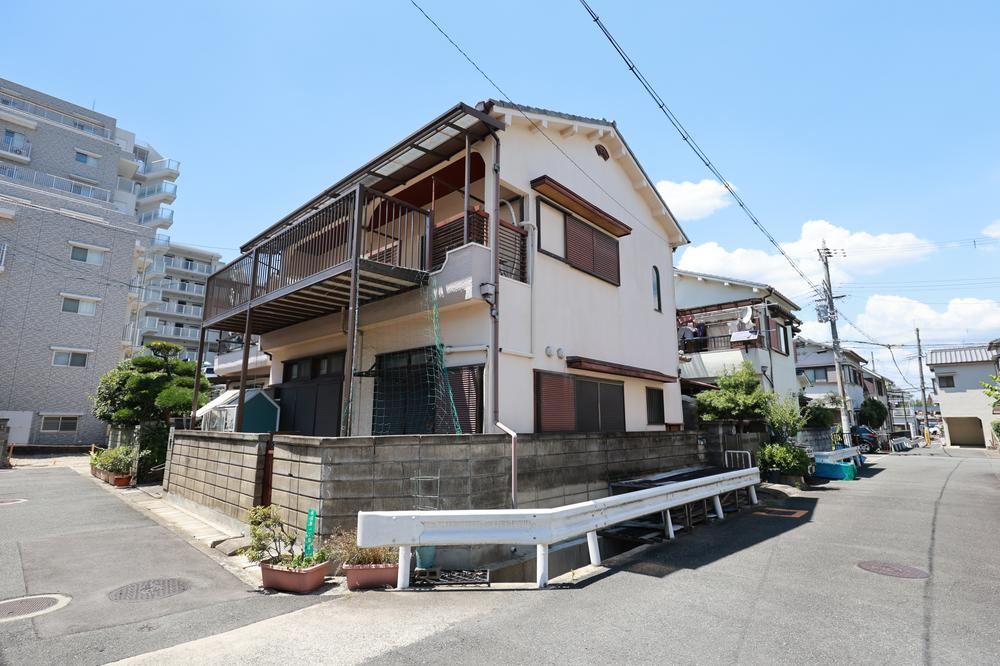 Charming 6DK Detached House in Kitakawahara - Photo 1