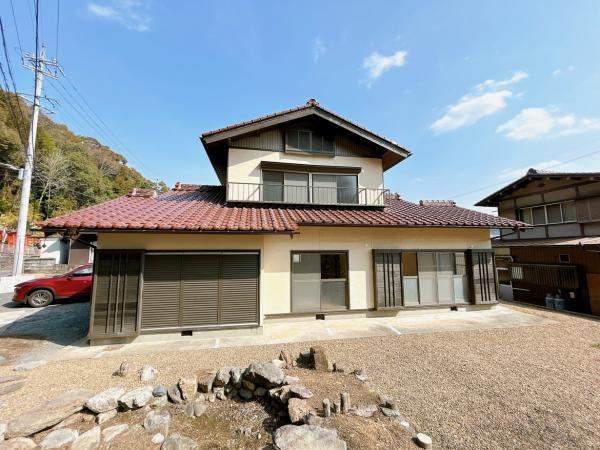 Renovated 4LDK Home with Spacious Garden in Mino City - Photo 1