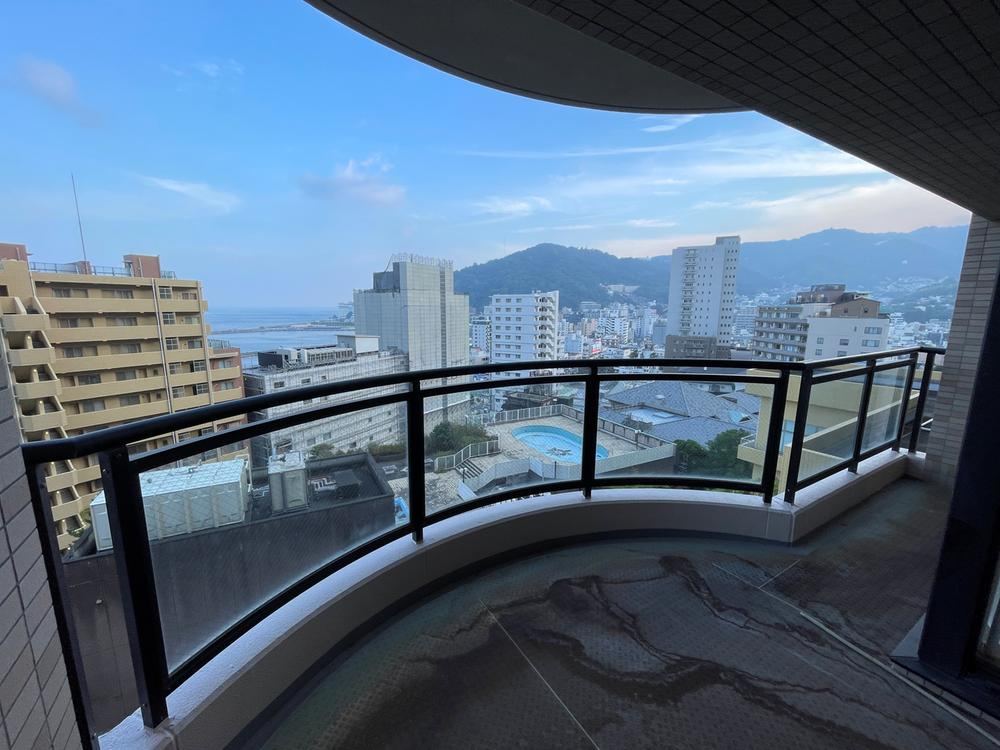 2LDK apartment in Atami, Shizuoka - Photo 1