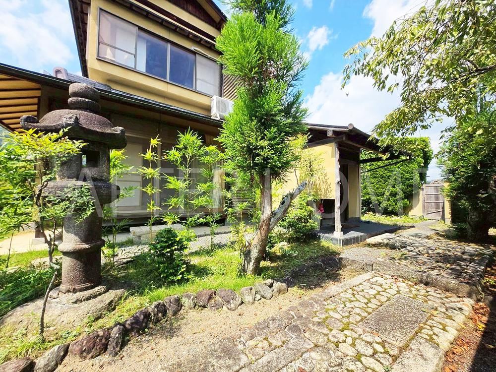 Traditional 5LDK House with Japanese Garden in Ohara, Kyoto - Photo 1