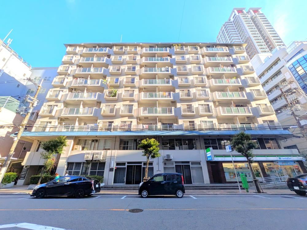 3LDK apartment in Nishi Ward, Osaka - Photo 1