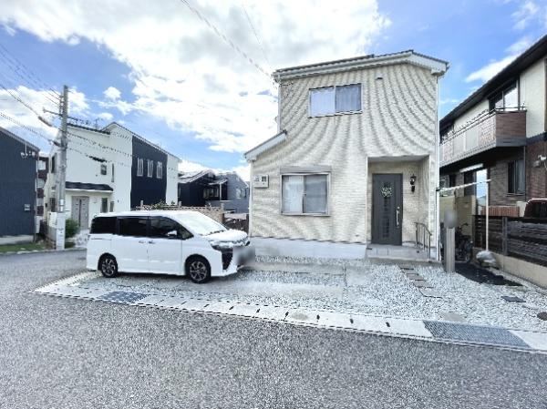 Modern 4LDK House in Tamatsu - Photo 1