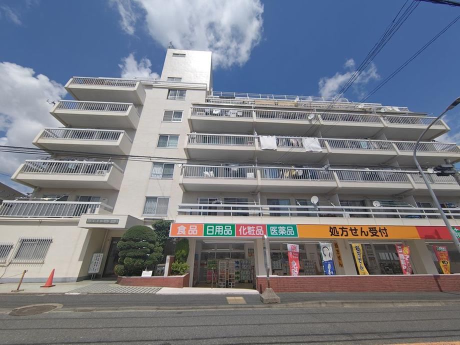 Conveniently Located 2LDK+S Apartment in Baba - Photo 1
