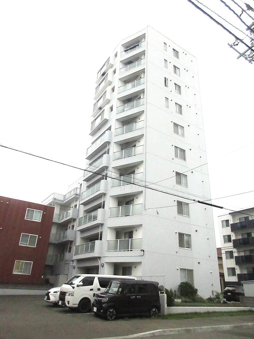 3LDK Apartment Near Nango 13-chome Station - Photo 1