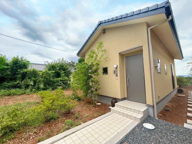 Charming 1LDK House with Spacious Lot in Narutaki - Photo 1
