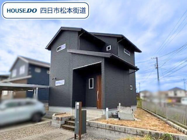 Modern 4LDK House with Security Features in Yokkaichi - Photo 1