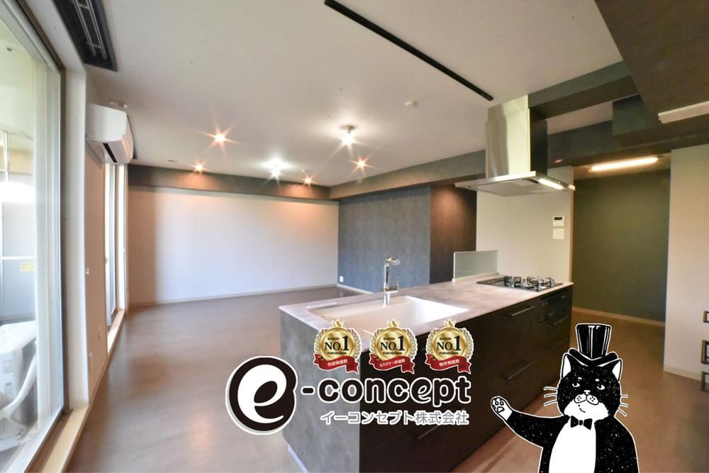 Renovated 2LDK+S Apartment with Parking in Yayoitome - Photo 1