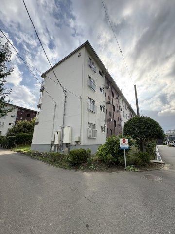 3DK apartment in Asahi Ward, Yokohama, Kanagawa - Photo 1