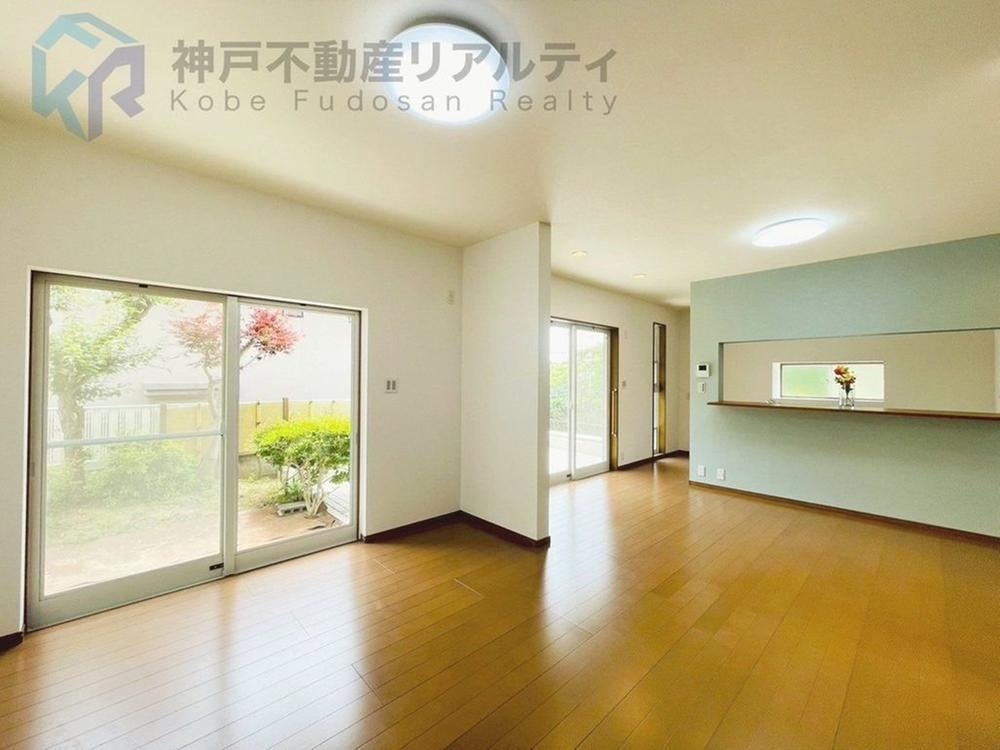 Spacious 4LDK House in Kamakogahara, Kobe - Photo 1