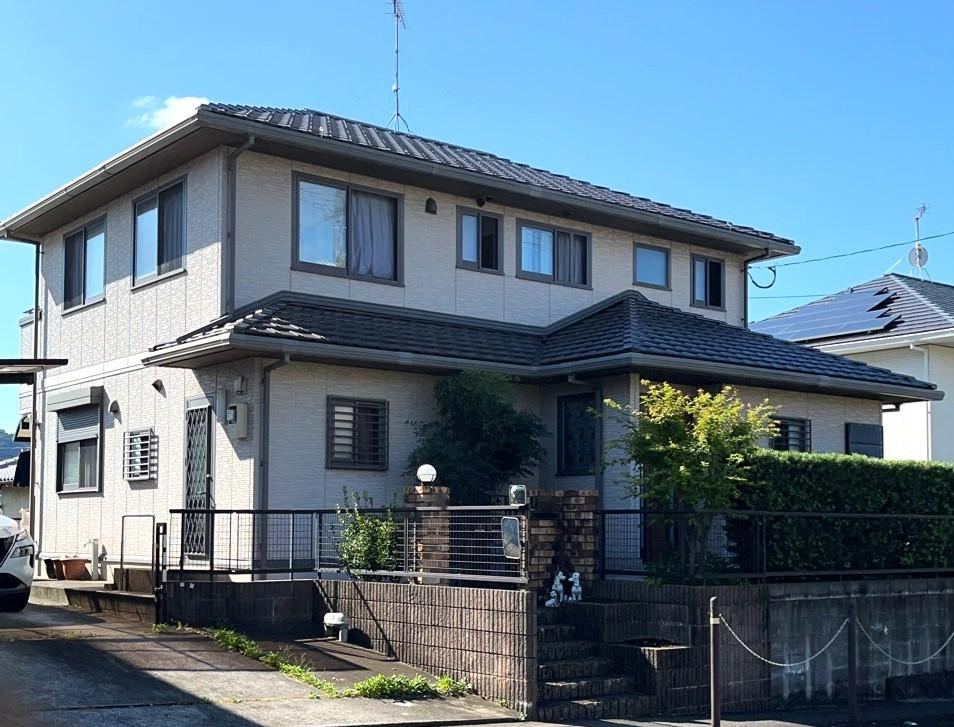 Spacious 4LDK House with Large Land in Dazaifu - Photo 1