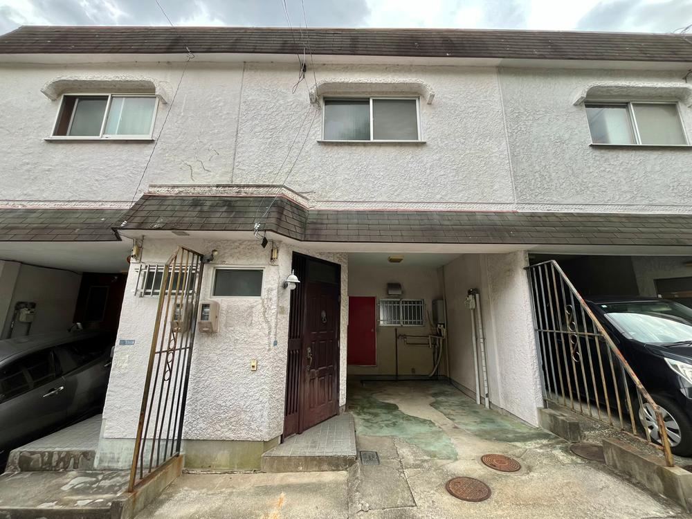 Charming 3DK House with Excellent Views in Takarazuka - Photo 1