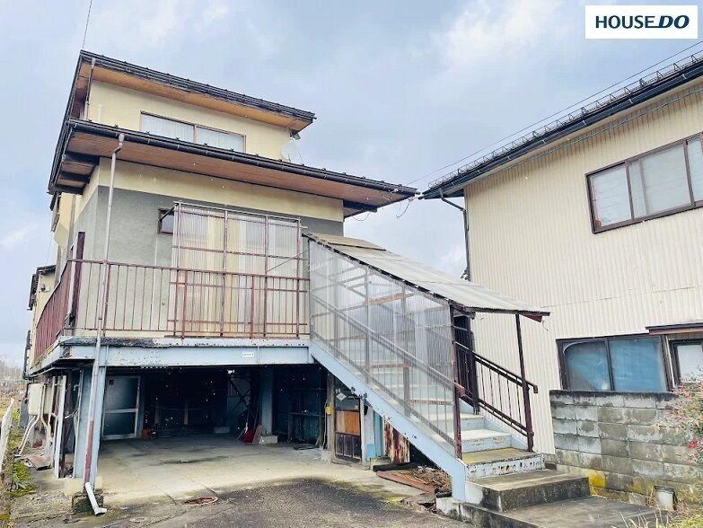Charming 6K Detached House with Great Potential in Yamagata City - Photo 1