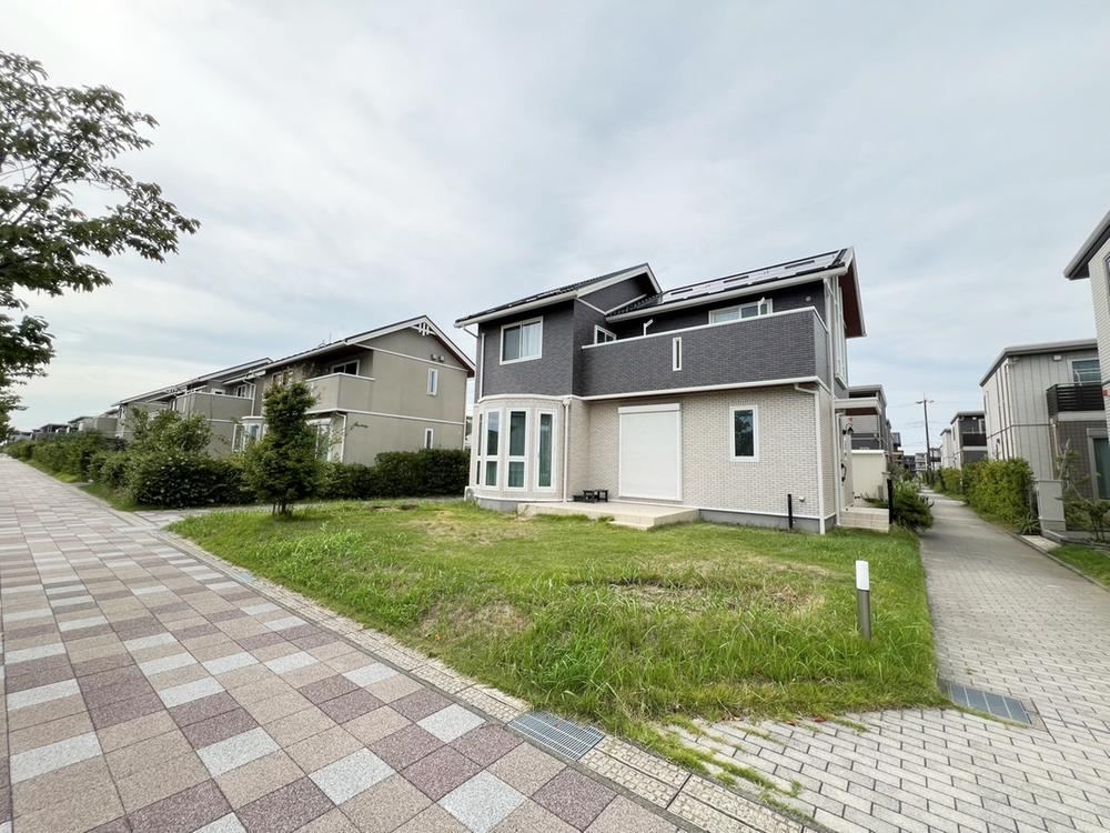 Modern Home Near Sodegaura Station - Photo 1