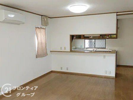Spacious 3LDK with Renovation in Sakai, Osaka - Photo 1