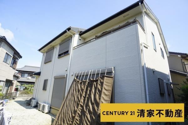 Large 5LDK Family Home with Solar Power in Kasugai - Photo 1