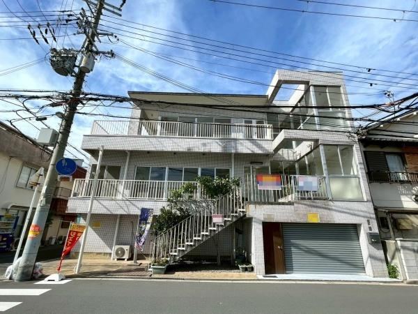 Generously Sized 4DK House Near Kire-Uwajima Station - Photo 1