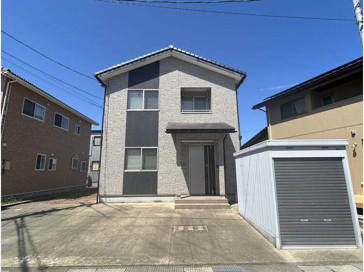 Charming 4LDK House Surrounded by Nature in Nomi City - Photo 1