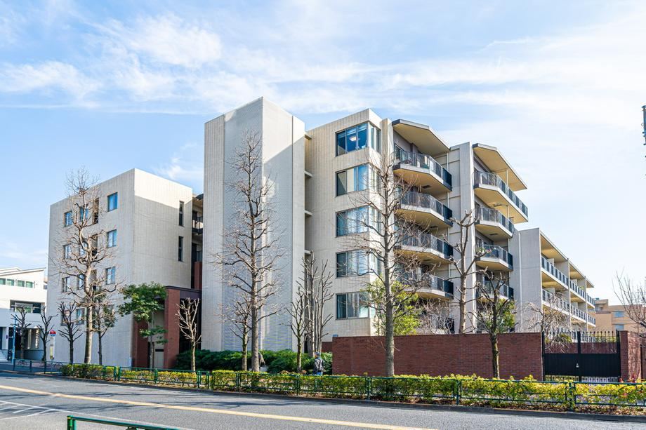 3LDK Apartment with Private Garden in Narita Higashi - Photo 1