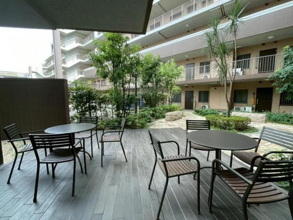 Renovated 3LDK Apartment with Auto Lock in Makuhari - Photo 1