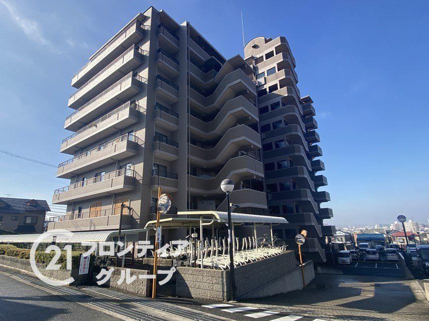 4LDK apartment in Higashiosaka, Osaka - Photo 1