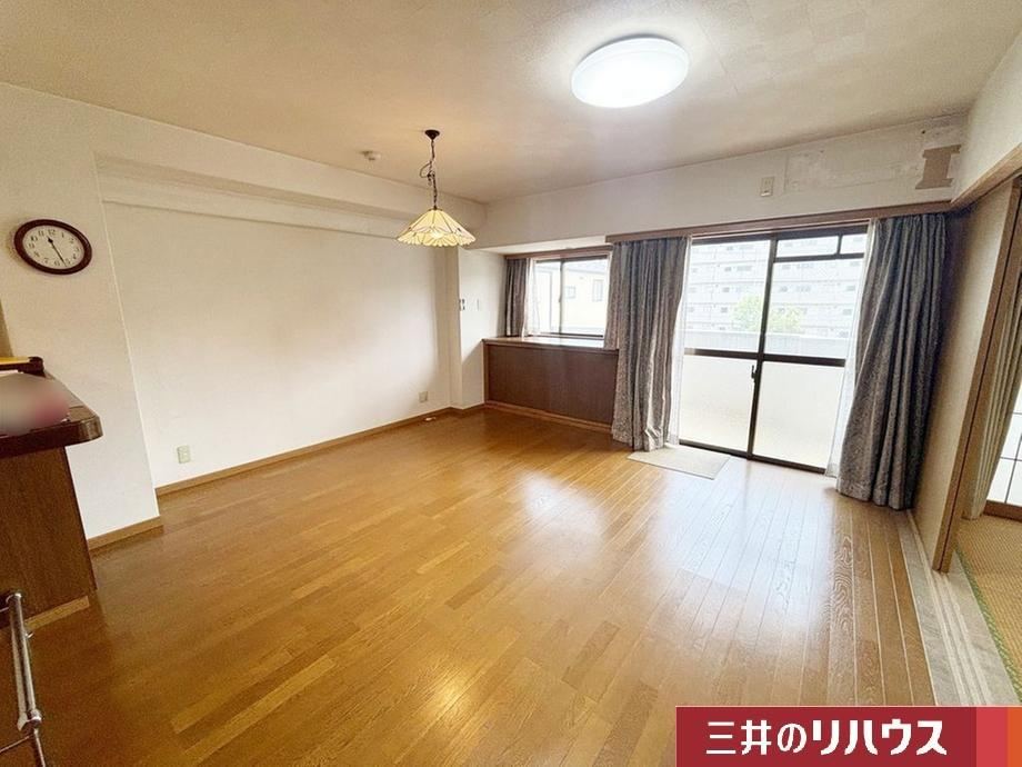 Bright 3LDK Apartment Near Mejirodai Station - Photo 1