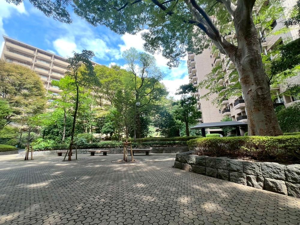 1LDK apartment in Shibuya Ward, Tokyo - Photo 1