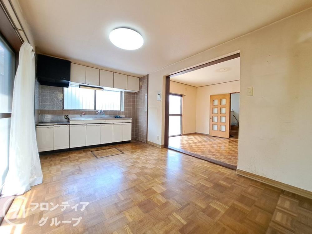 Spacious 5LDK House with Wide Balcony in Tarumi, Kobe - Photo 1