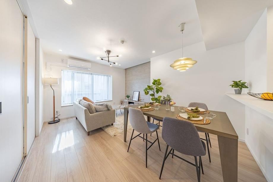 Bright 3LDK Apartment on the 10th Floor in Kawaguchi - Photo 1