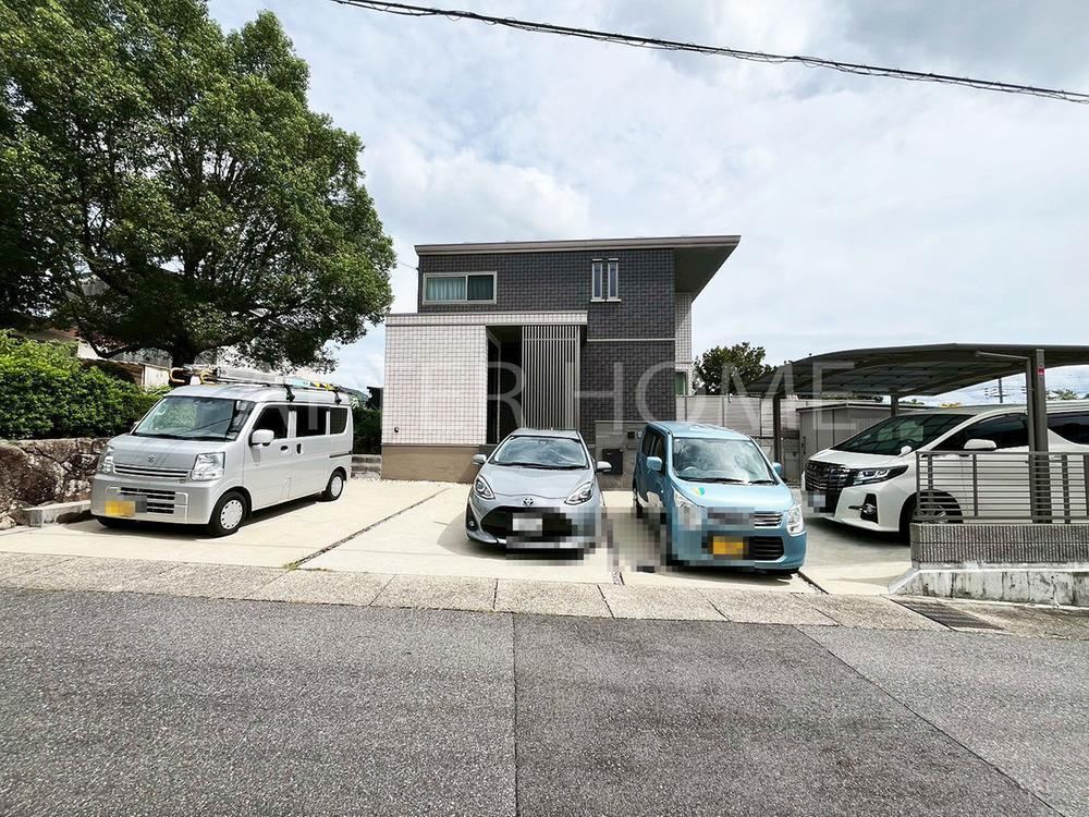 Modern 5LDK+S House in Sakamoto - Photo 1