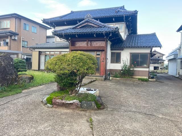 Traditional 8DK Home in Ojiya - Photo 1