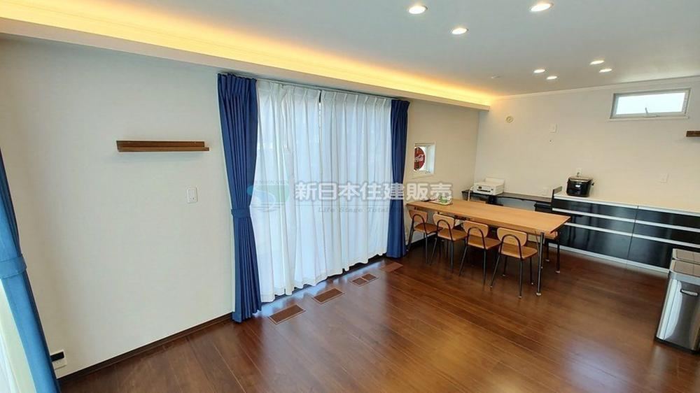 Elegant Living with High-Quality Specifications - Photo 1