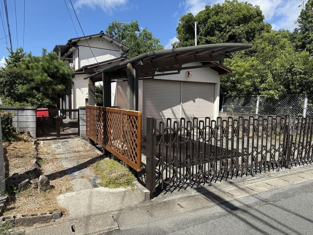 Spacious 5DK House Adjacent to Saga University - Photo 1