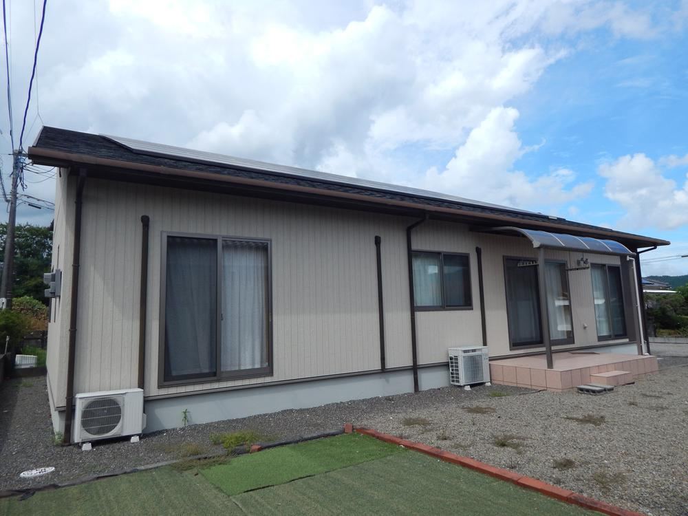 Rare 4LDK House with Japanese-Style Rooms - Photo 1