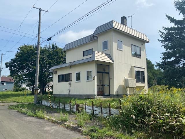 Charming 3LDK House in Serene Neighborhood - Photo 1
